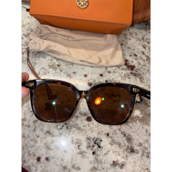 Tory Burch TY7161UM Tortoise Prescription Sunglasses w/ Case Preowned main image 8